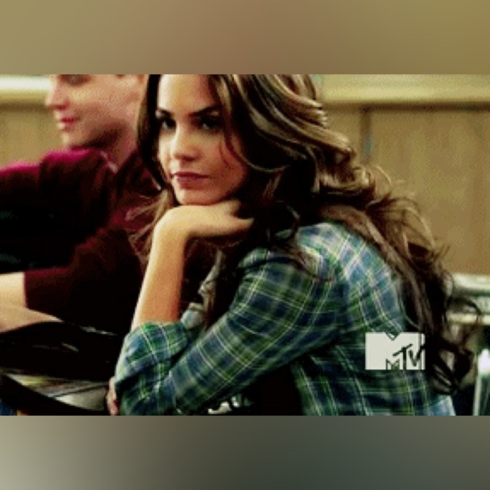 🎬 MTV awkward shirt Joie small plaid blue lightweight shirt